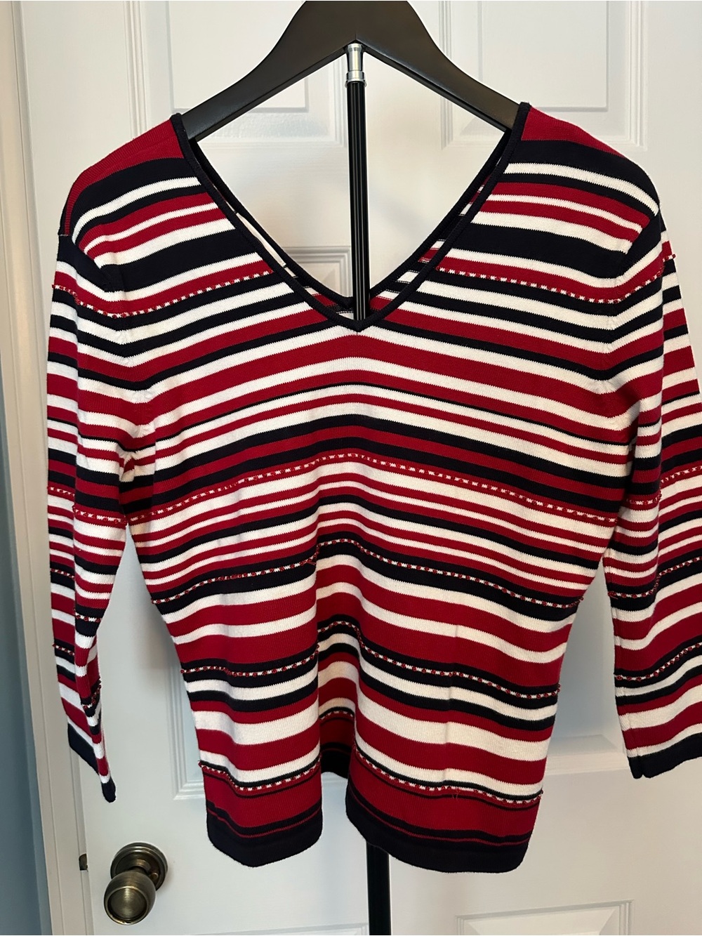 Talbots Womend Striped V-Neck 3/4 Sleeve Sweater in Red, Black & White